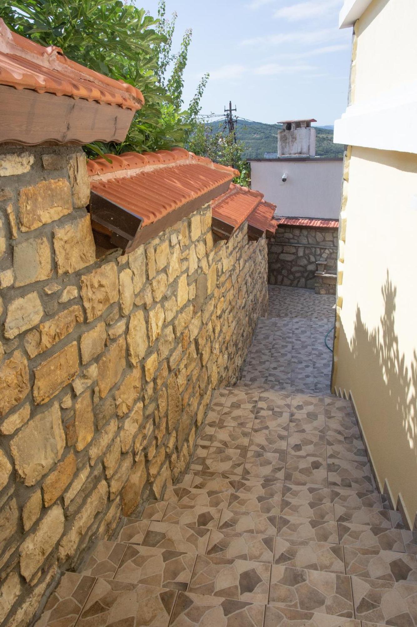 Къща За Гости Angelovi Veliko Tărnovo Esterno foto